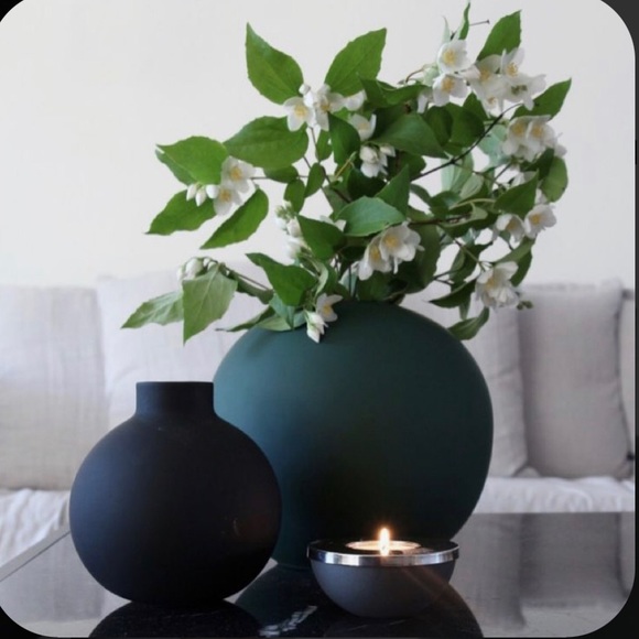 Retro Ball Design Vase - Picture 4 of 7